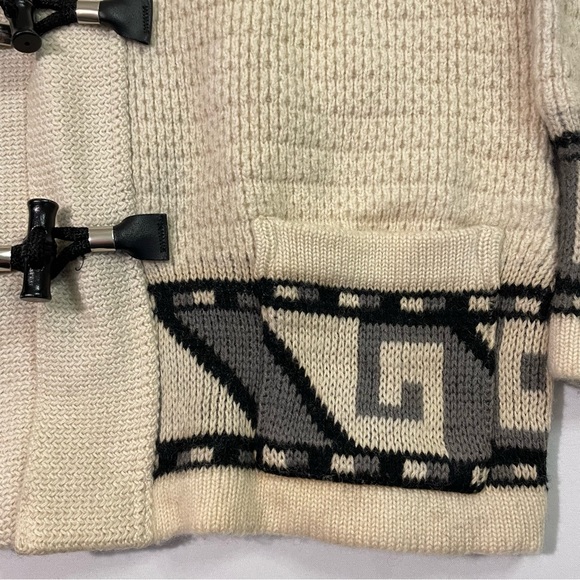 Vintage Tundra Pure Virgin Wool Toggle Sweater Size Large - Picture 4 of 11